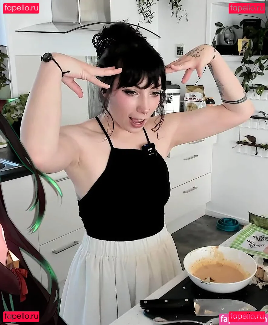 Layna Lazar Onlyfans Photo Gallery 