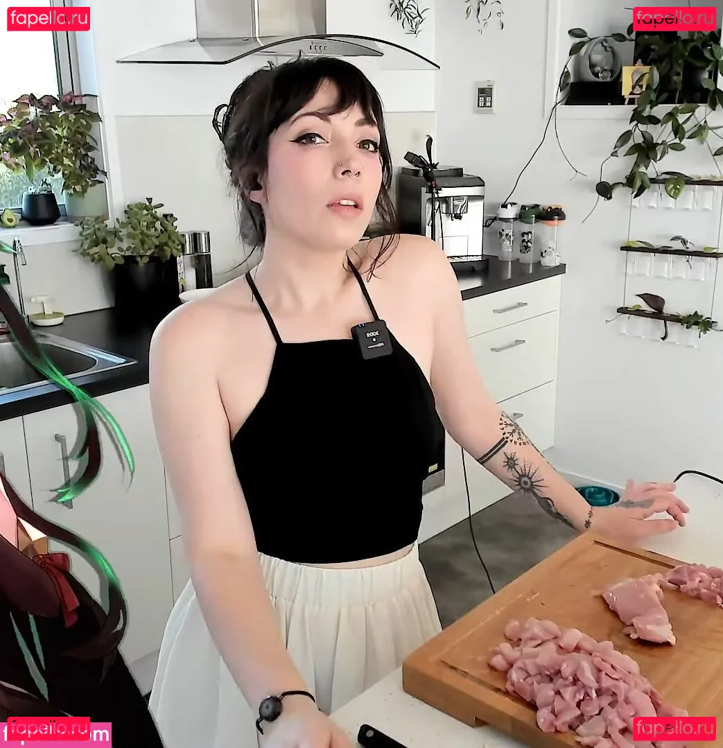 Layna Lazar Onlyfans Photo Gallery 