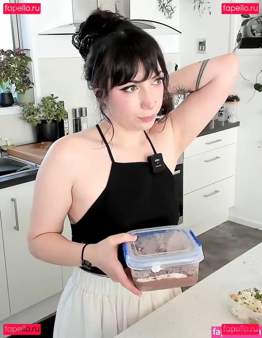 Layna Lazar Onlyfans Photo Gallery 