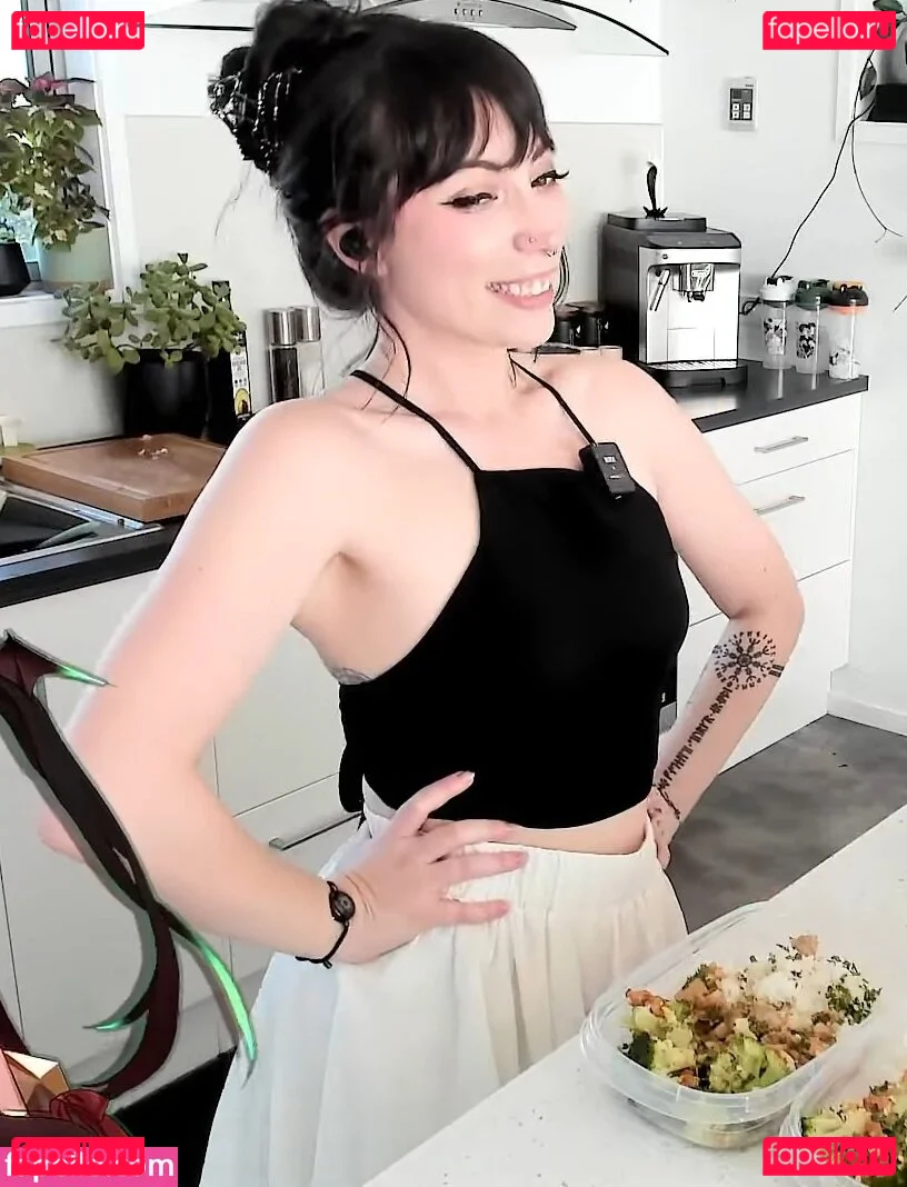 Layna Lazar Onlyfans Photo Gallery 