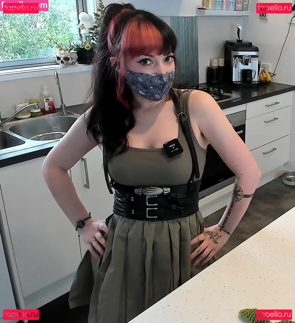 Layna Lazar Onlyfans Photo Gallery 