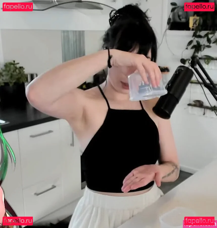 Layna Lazar Onlyfans Photo Gallery 