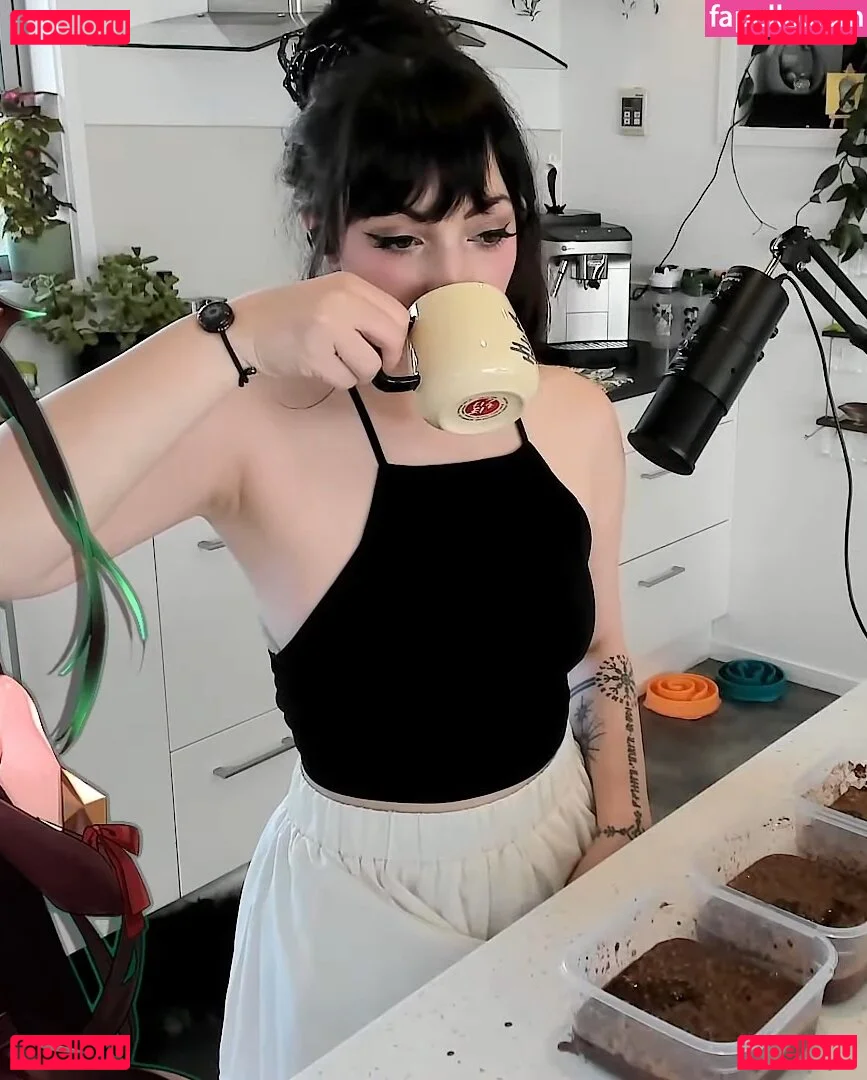 Layna Lazar Onlyfans Photo Gallery 