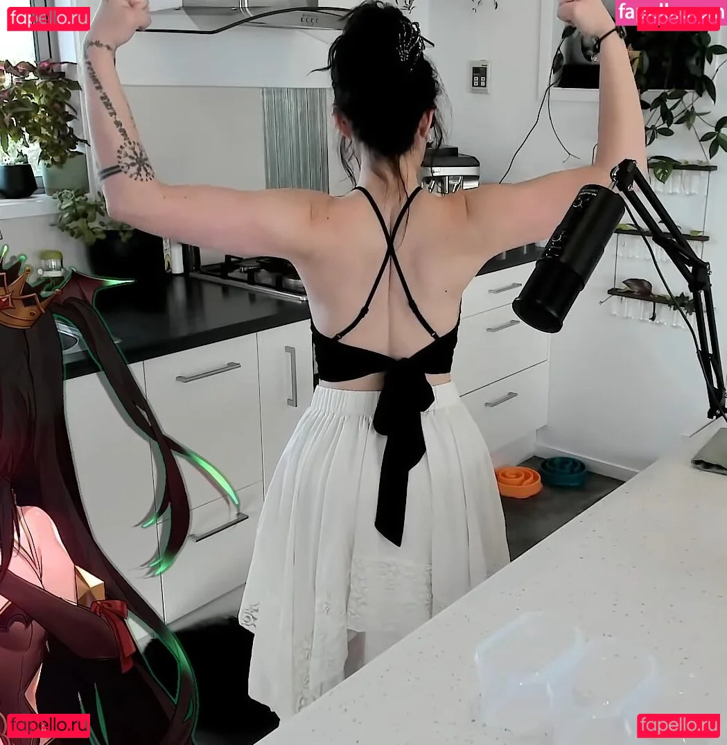 Layna Lazar Onlyfans Photo Gallery 