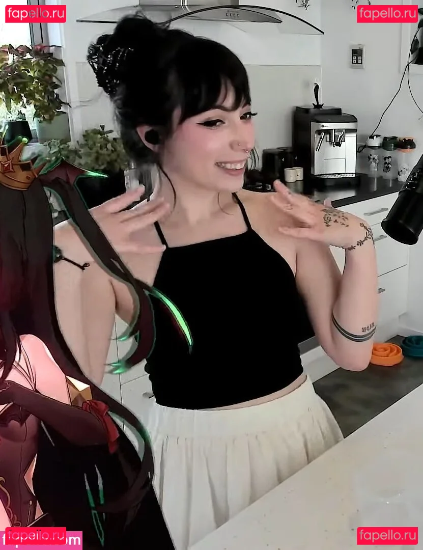 Layna Lazar Onlyfans Photo Gallery 