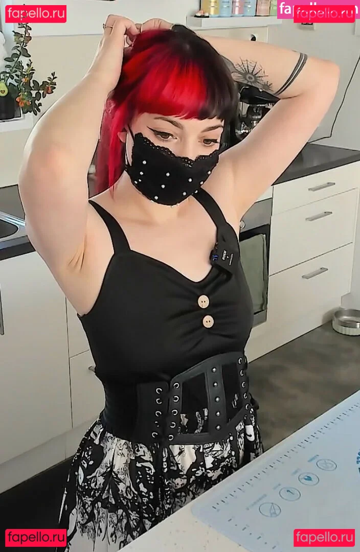 Layna Lazar Onlyfans Photo Gallery 