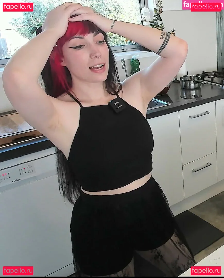 Layna Lazar Onlyfans Photo Gallery 