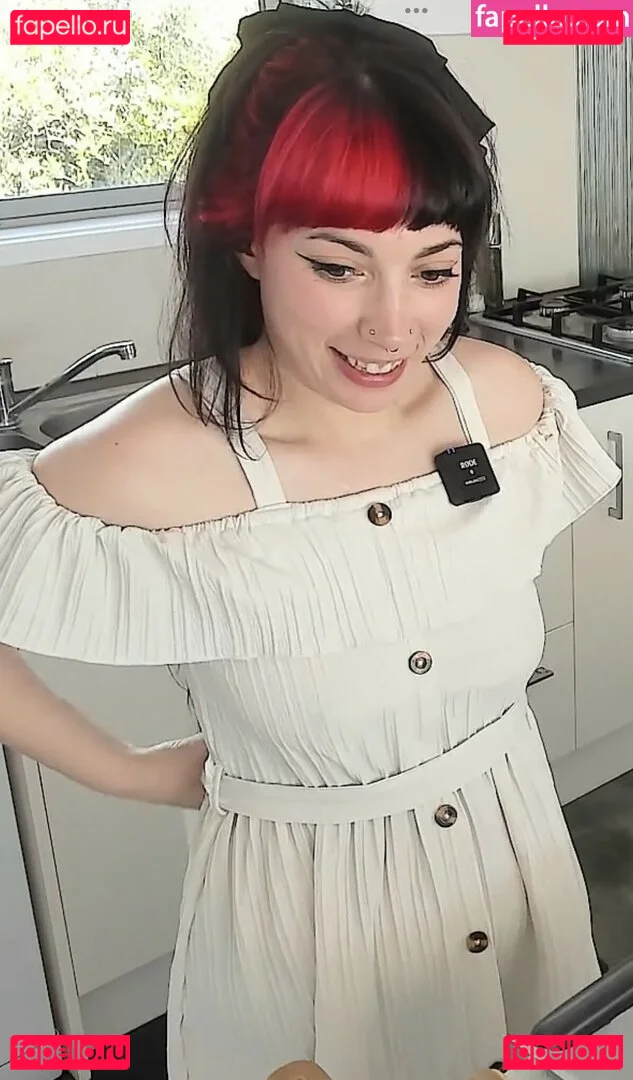 Layna Lazar Onlyfans Photo Gallery 