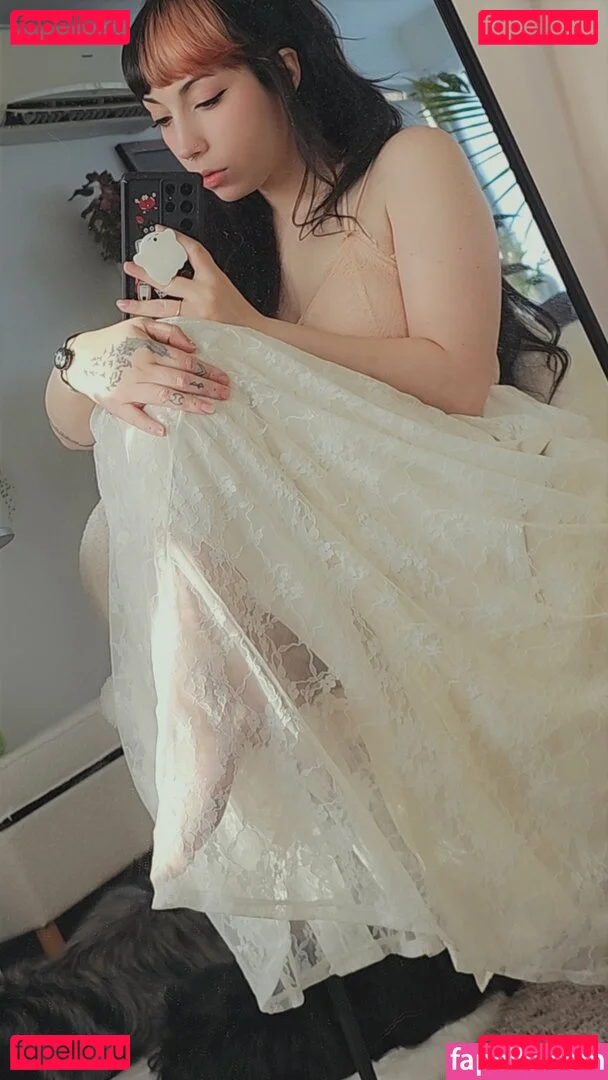 Layna Lazar Onlyfans Photo Gallery 