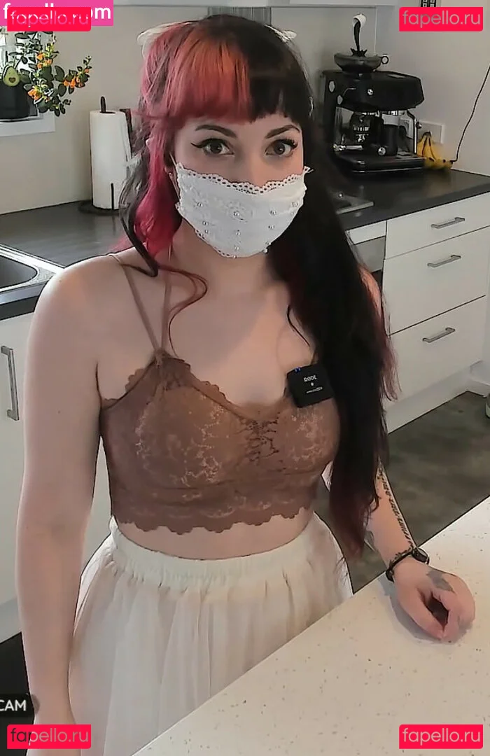 Layna Lazar Onlyfans Photo Gallery 