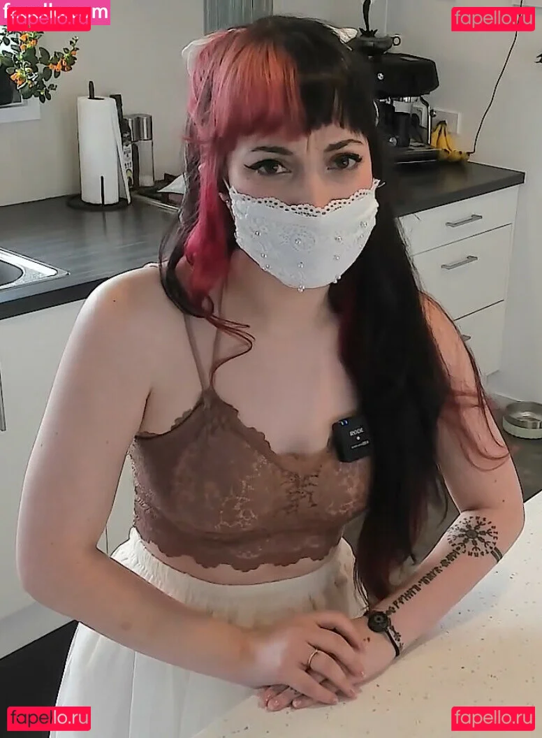 Layna Lazar Onlyfans Photo Gallery 