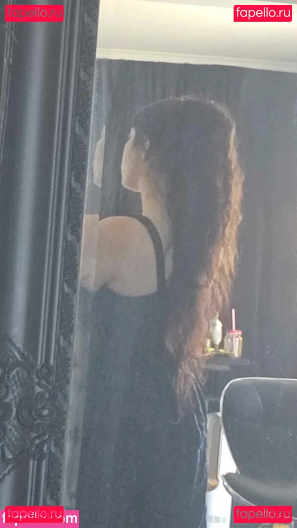 Layna Lazar Onlyfans Photo Gallery 