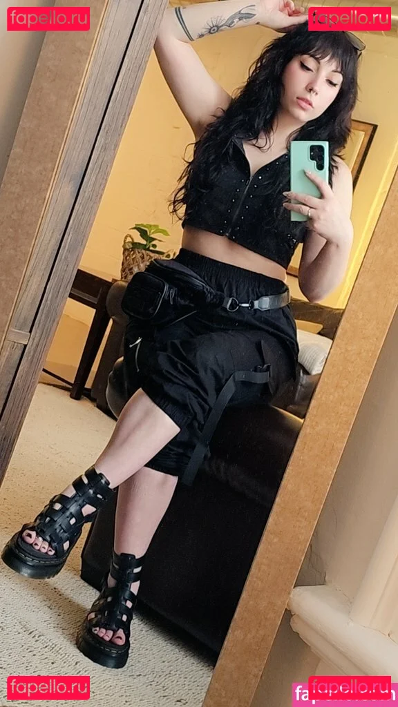 Layna Lazar Onlyfans Photo Gallery 