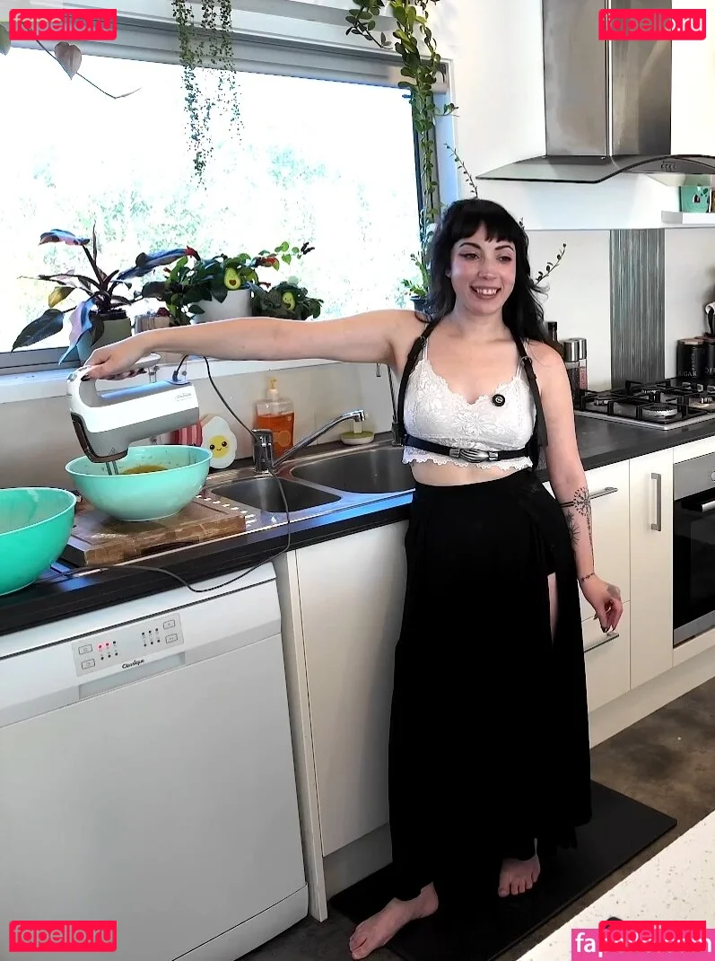 Layna Lazar Onlyfans Photo Gallery 