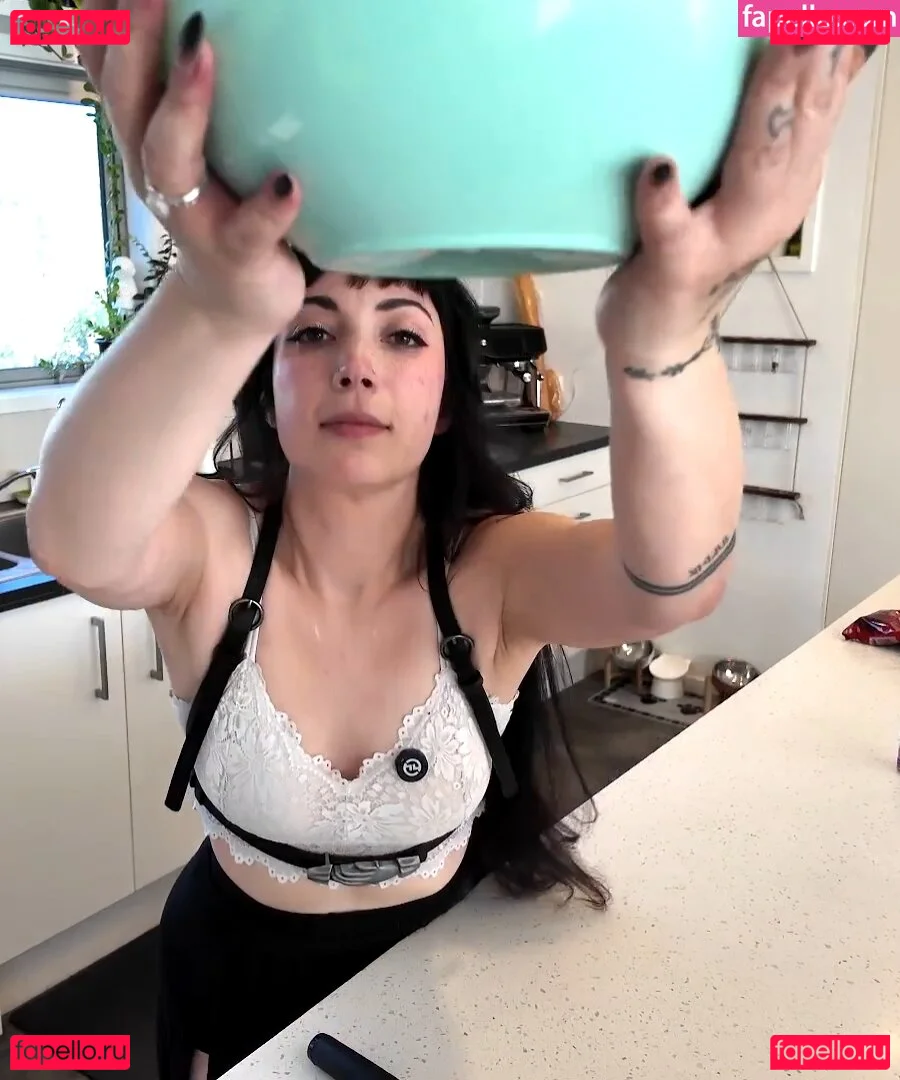 Layna Lazar Onlyfans Photo Gallery 