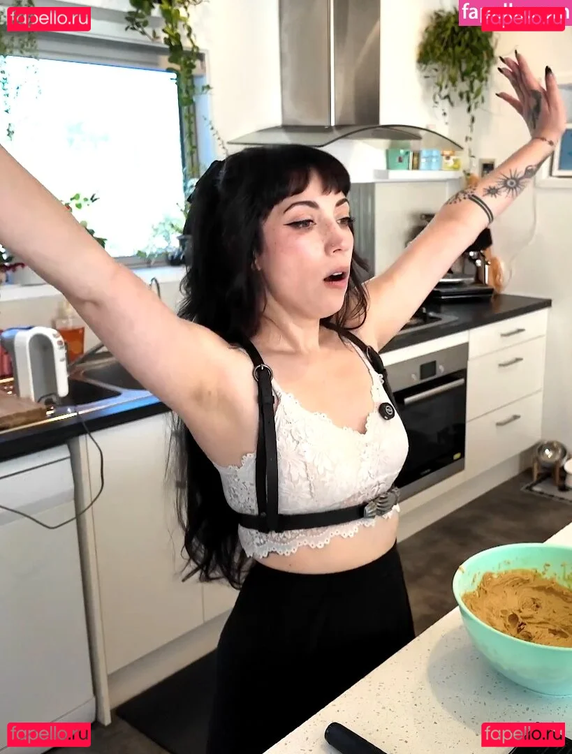 Layna Lazar Onlyfans Photo Gallery 