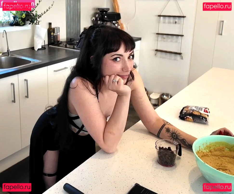 Layna Lazar Onlyfans Photo Gallery 