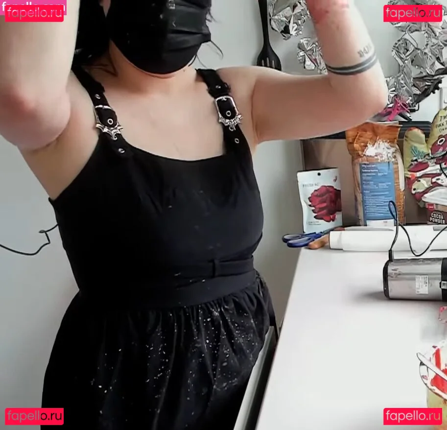 Layna Lazar Onlyfans Photo Gallery 