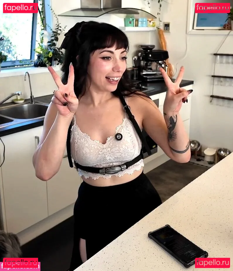 Layna Lazar Onlyfans Photo Gallery 