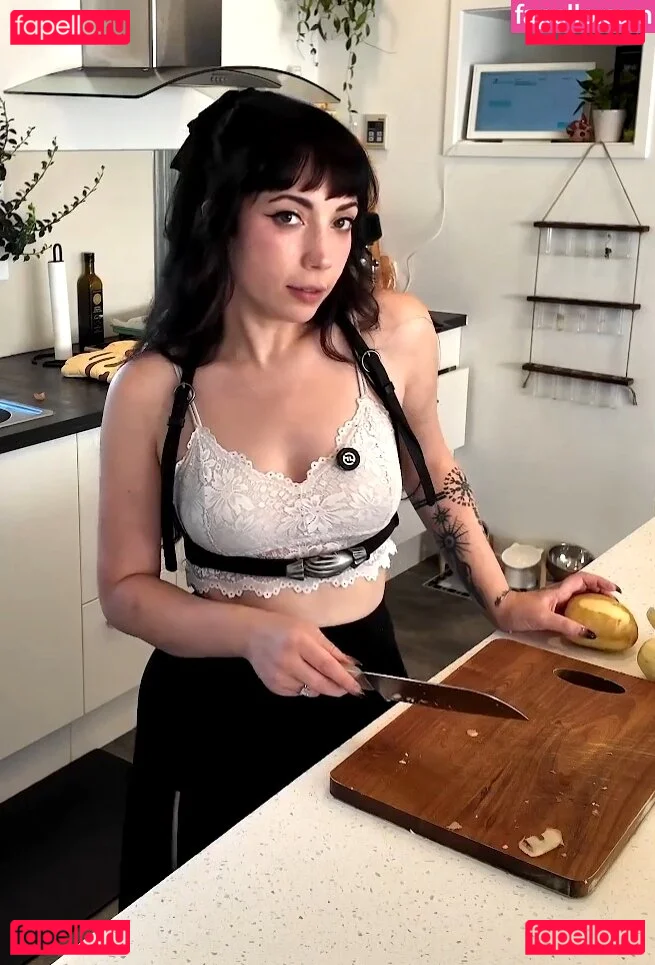 Layna Lazar Onlyfans Photo Gallery 