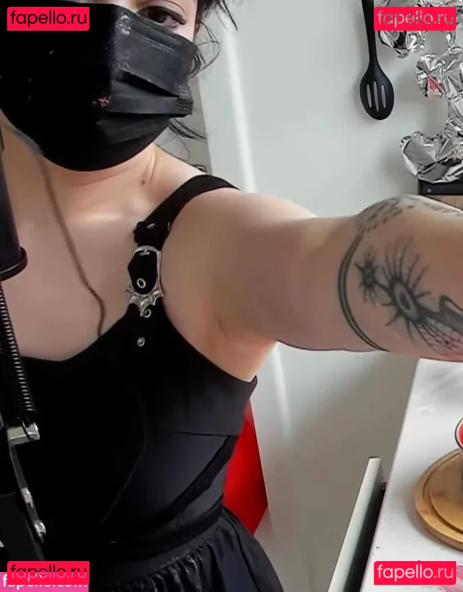 Layna Lazar Onlyfans Photo Gallery 