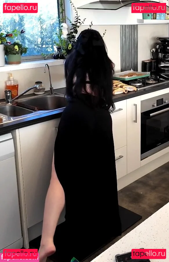 Layna Lazar Onlyfans Photo Gallery 