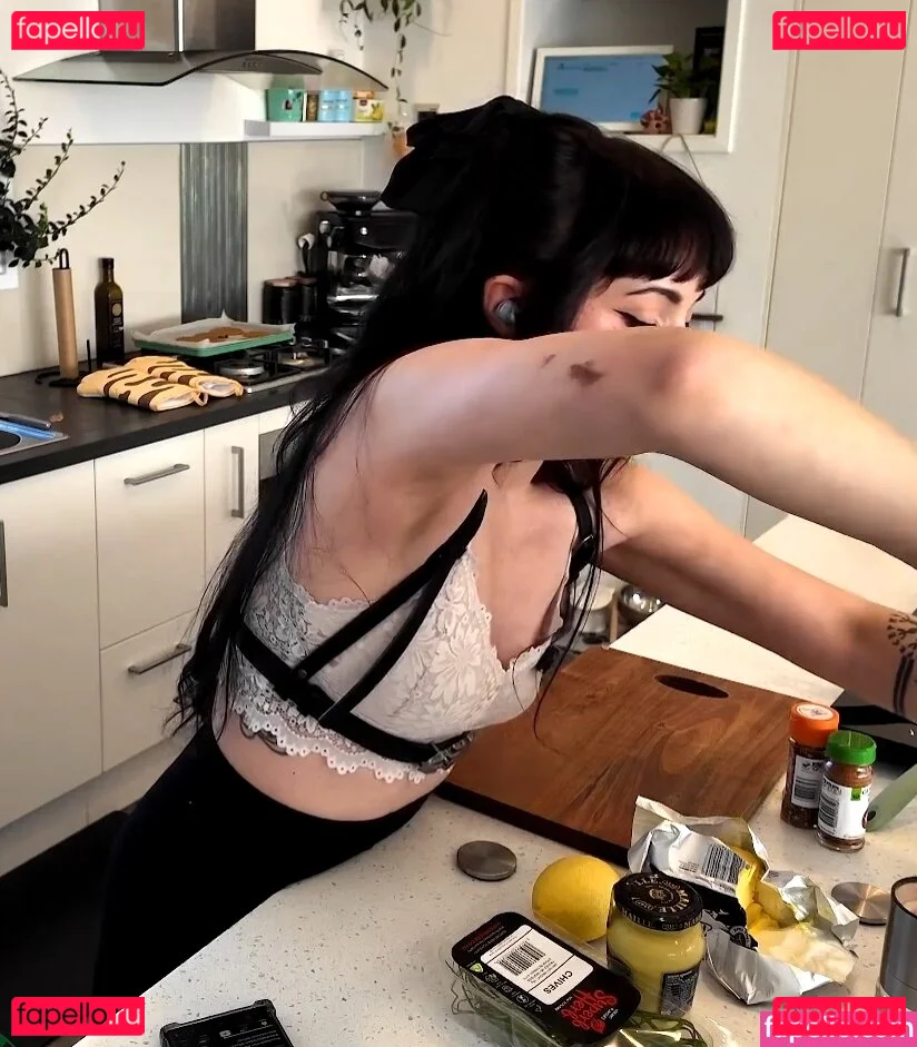 Layna Lazar Onlyfans Photo Gallery 