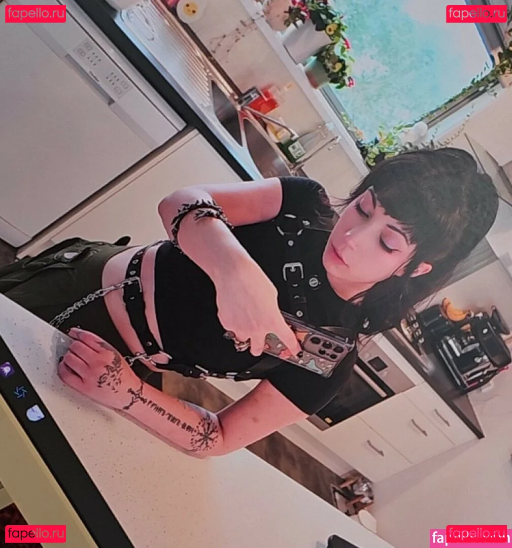 Layna Lazar Onlyfans Photo Gallery 