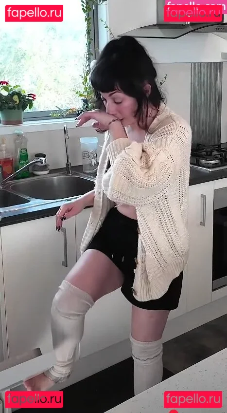 Layna Lazar Onlyfans Photo Gallery 