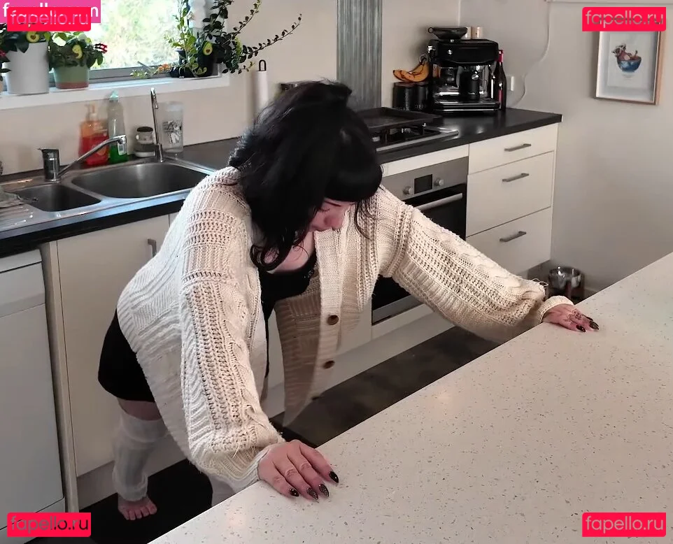 Layna Lazar Onlyfans Photo Gallery 