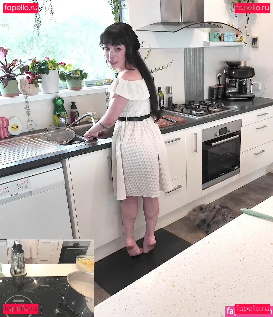 Layna Lazar Onlyfans Photo Gallery 