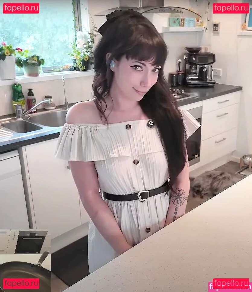 Layna Lazar Onlyfans Photo Gallery 