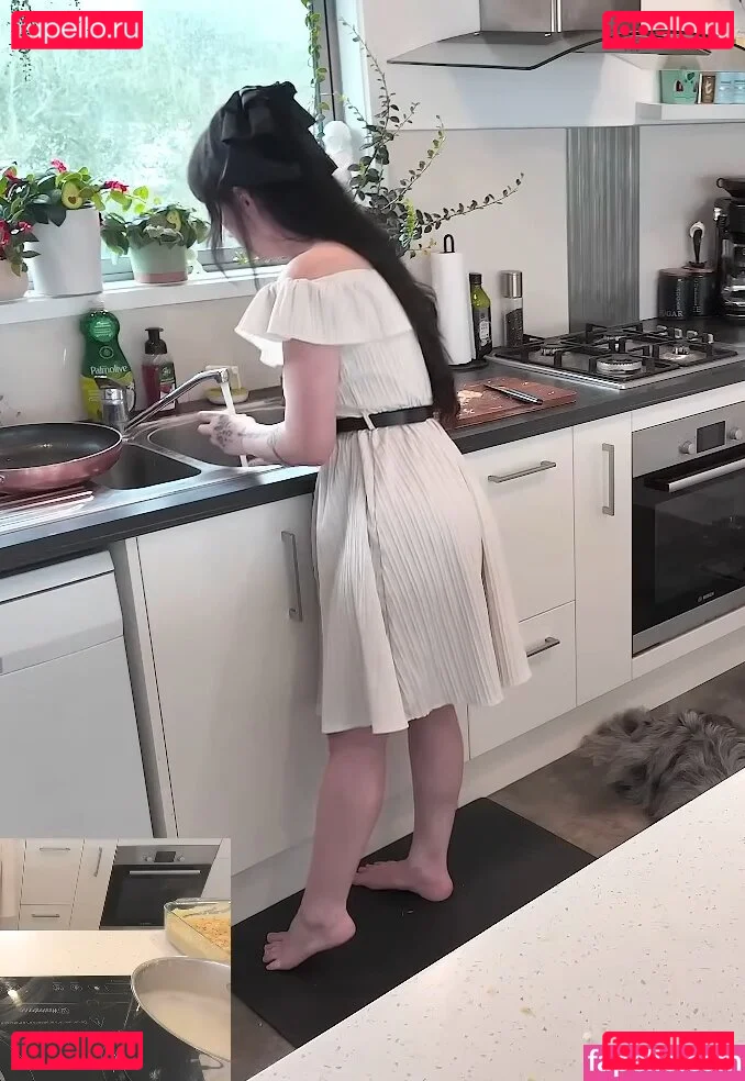 Layna Lazar Onlyfans Photo Gallery 