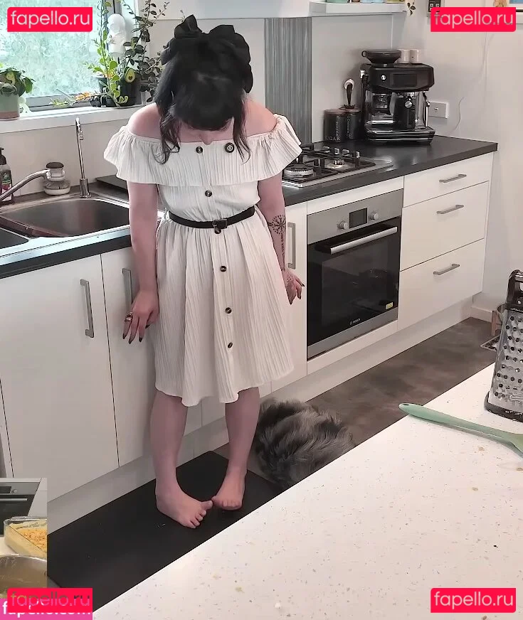 Layna Lazar Onlyfans Photo Gallery 