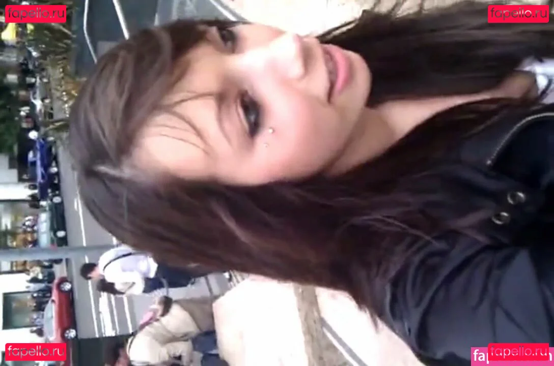 Layna Lazar Onlyfans Photo Gallery 