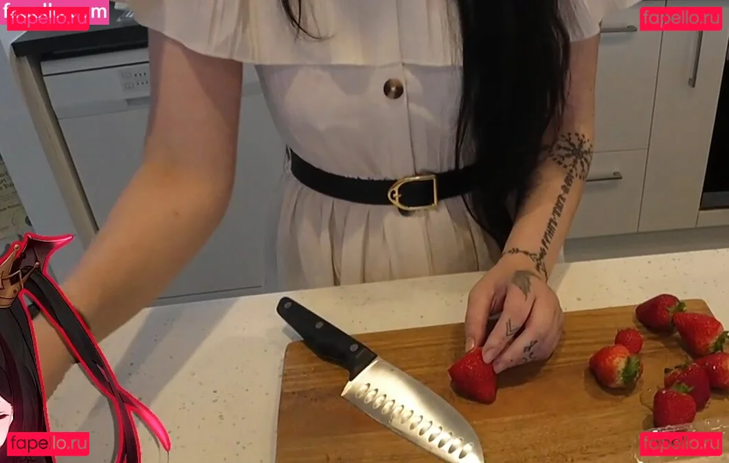 Layna Lazar Onlyfans Photo Gallery 