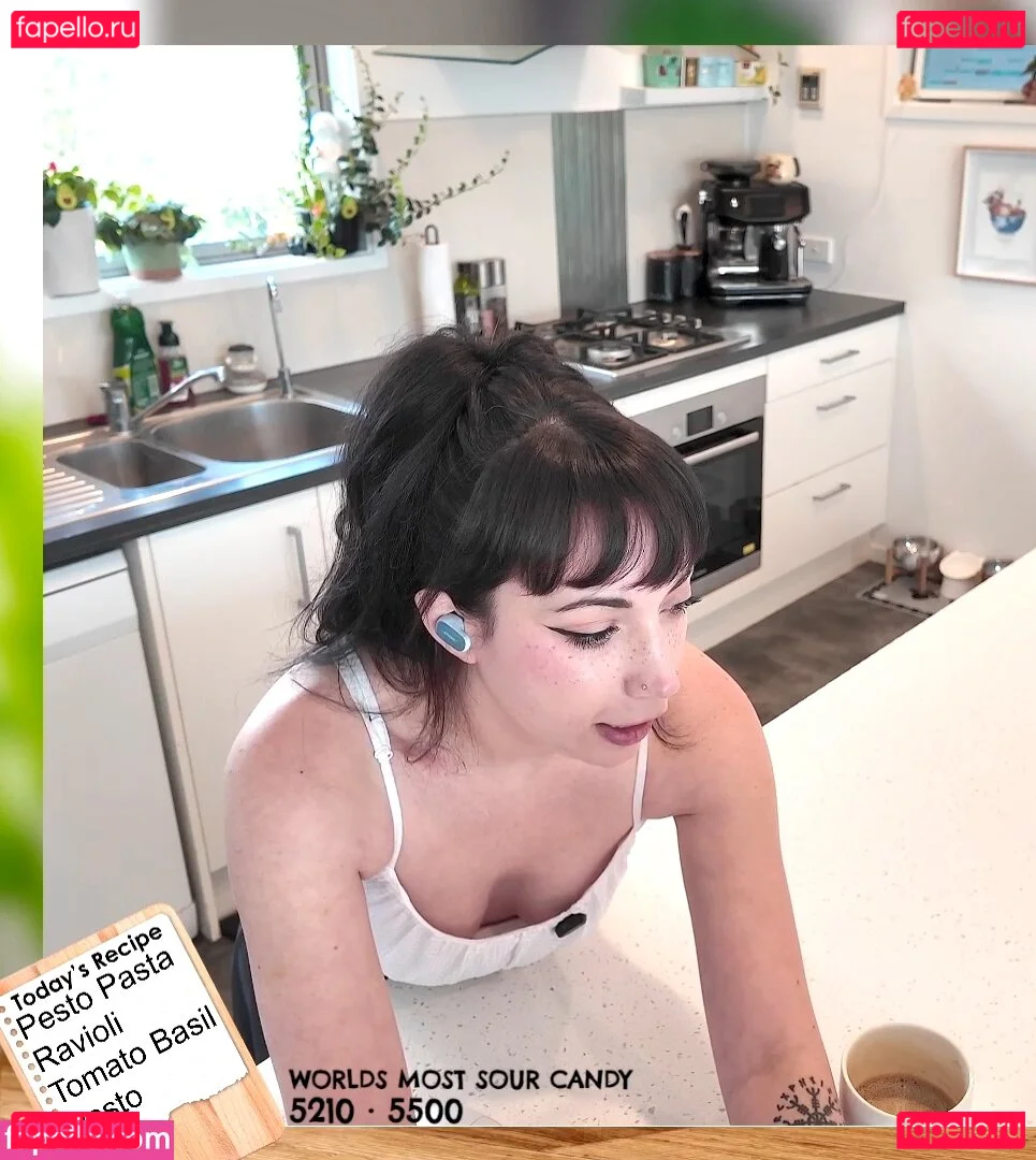 Layna Lazar Onlyfans Photo Gallery 