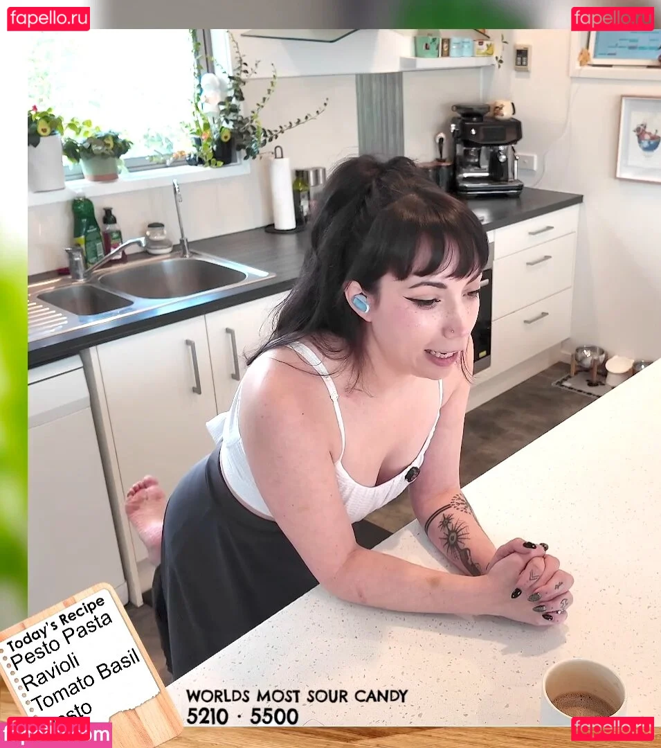 Layna Lazar Onlyfans Photo Gallery 