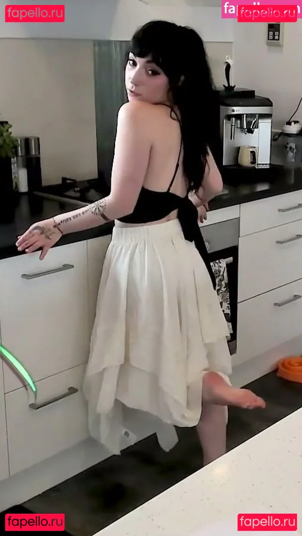 Layna Lazar Onlyfans Photo Gallery 