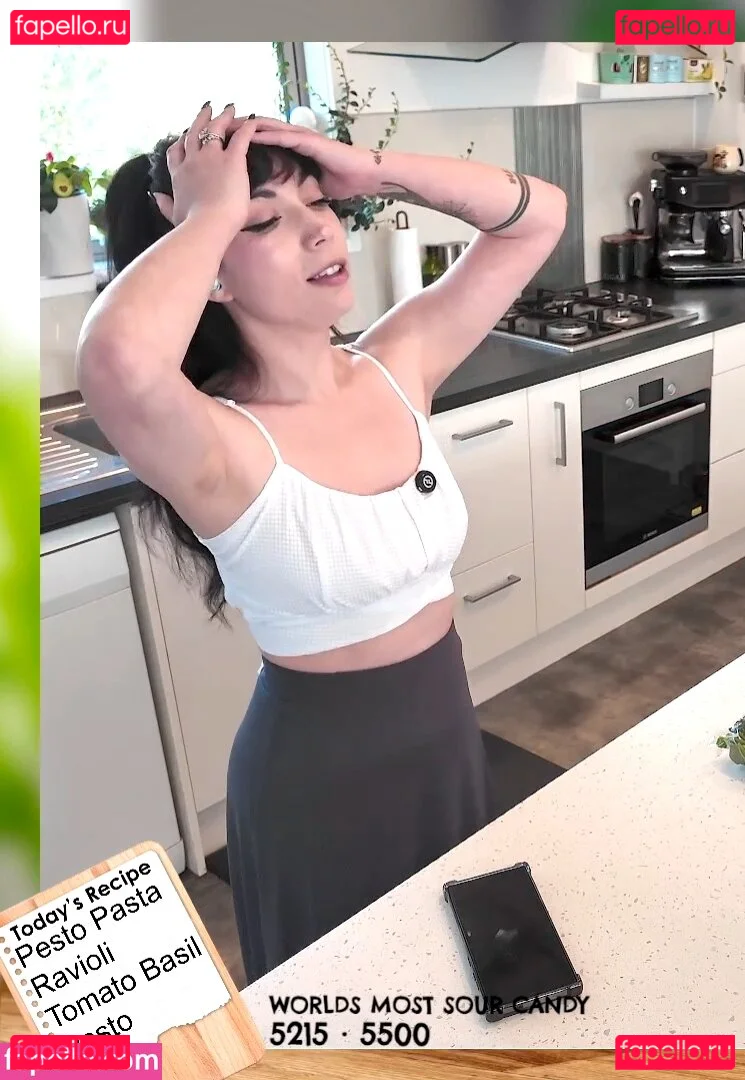 Layna Lazar Onlyfans Photo Gallery 