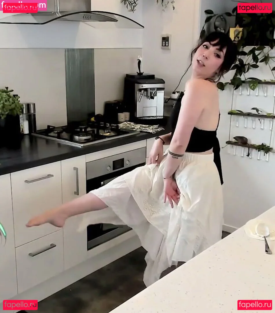 Layna Lazar Onlyfans Photo Gallery 