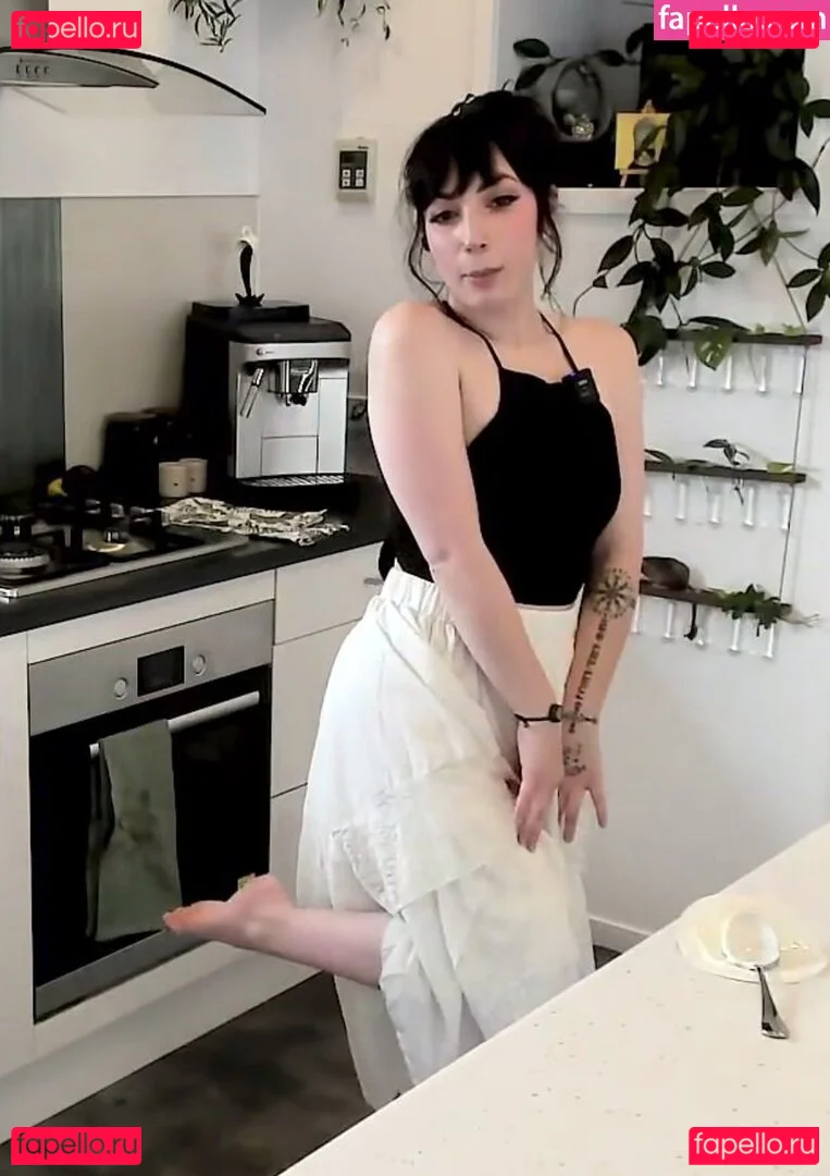 Layna Lazar Onlyfans Photo Gallery 