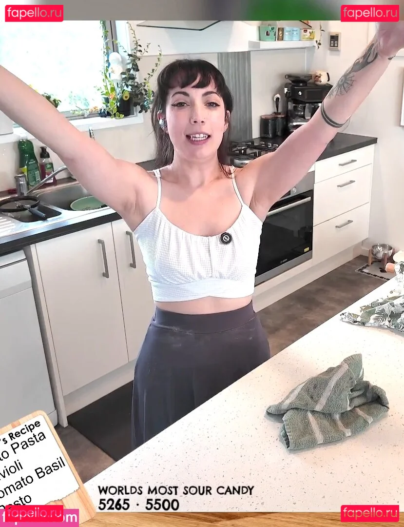 Layna Lazar Onlyfans Photo Gallery 