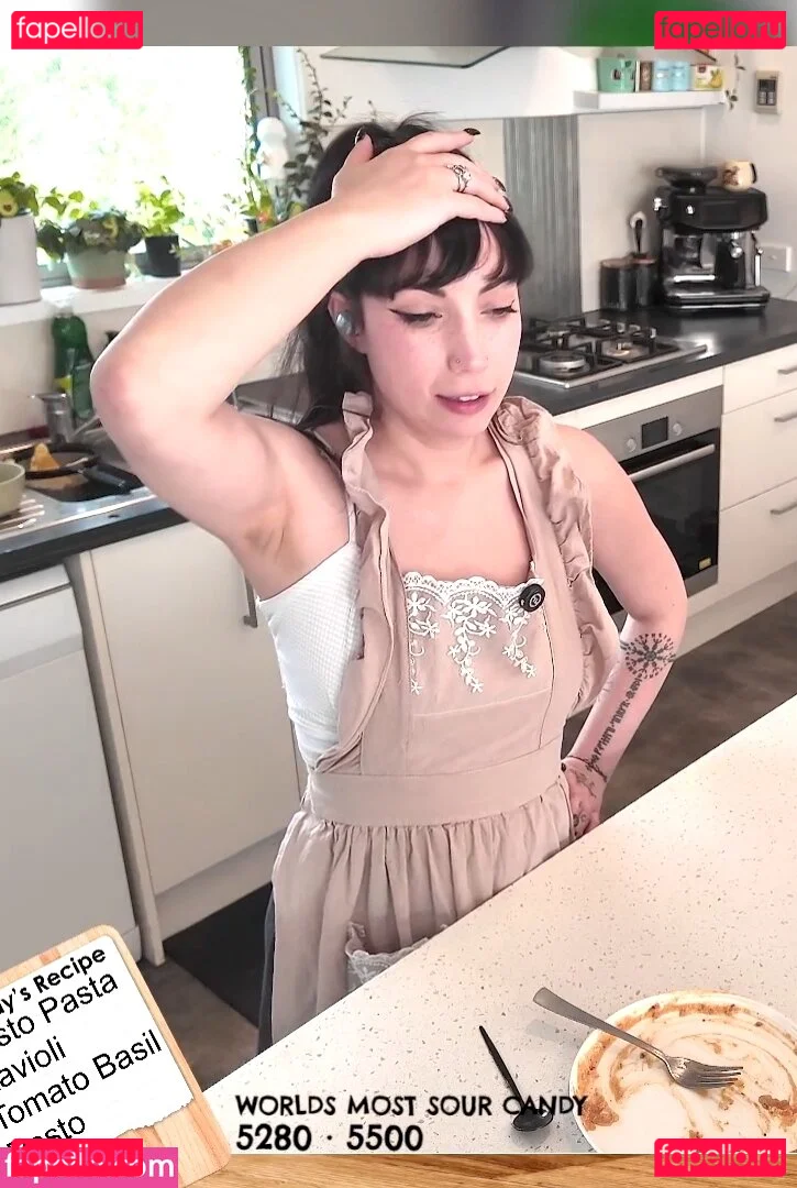 Layna Lazar Onlyfans Photo Gallery 