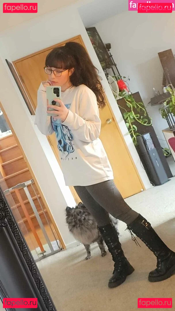 Layna Lazar Onlyfans Photo Gallery 