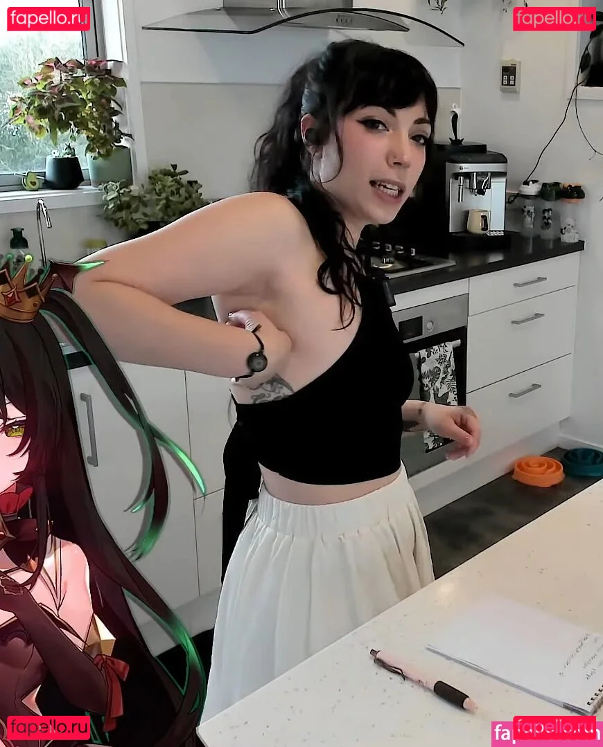 Layna Lazar Onlyfans Photo Gallery 