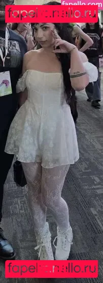 Layna Lazar Onlyfans Photo Gallery 