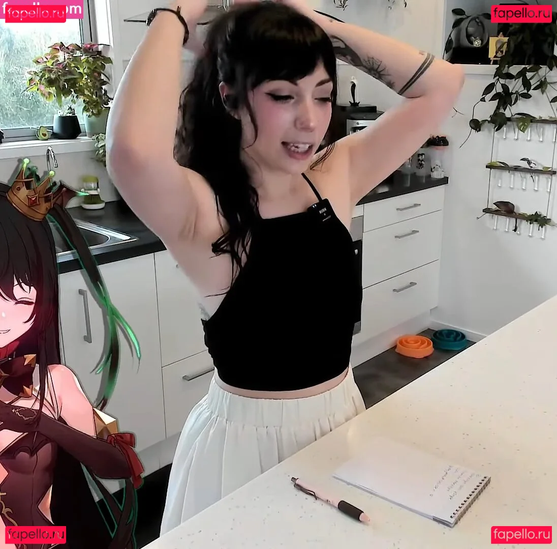 Layna Lazar Onlyfans Photo Gallery 