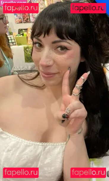 Layna Lazar Onlyfans Photo Gallery 