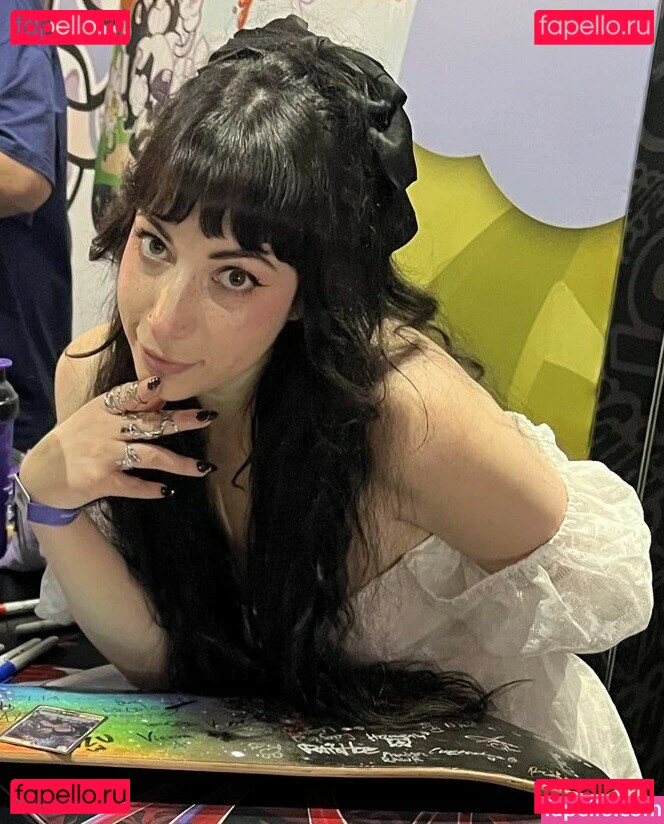 Layna Lazar Onlyfans Photo Gallery 